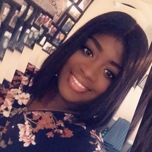 Meet your Posher, Andriana